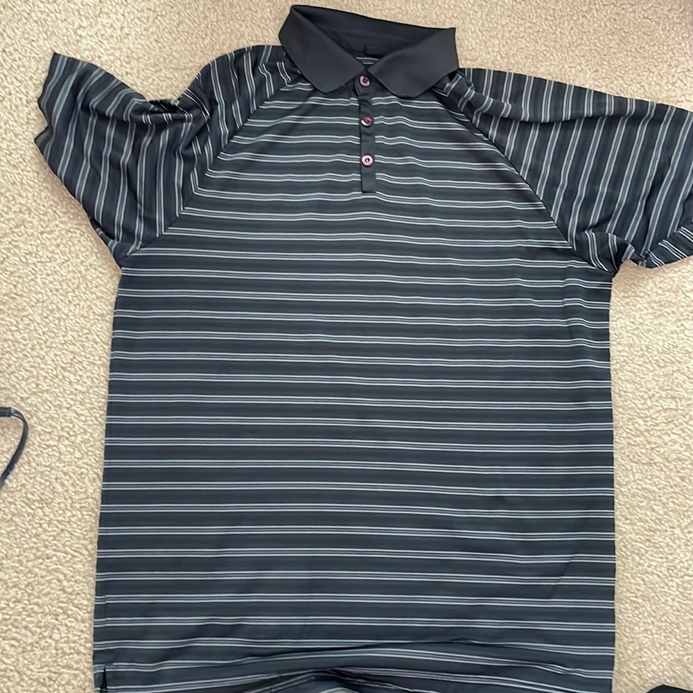 Men’s Large black striped Oakley golf polo